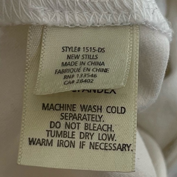 Ecru Straight Leg Mid Rise Crop Ankle Pants Solid White Button Accent Size 8 - Picture 6 of 8